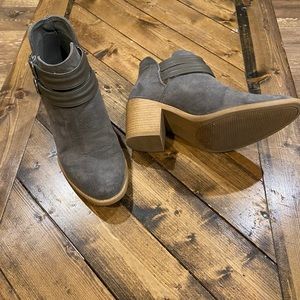 Qupid Ankle Booties